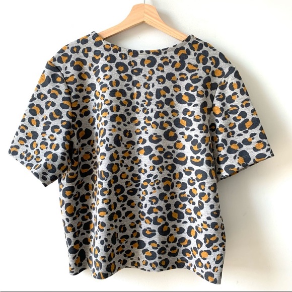 H&M LEOPARD PRINT CROPPED WOMEN T SHIRT TOP SHORT SLEEVES in size small - Picture 2 of 8